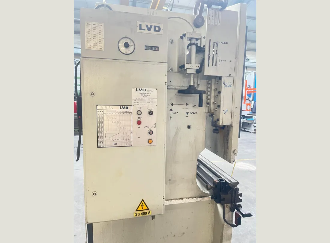 Press Brakes  LVD 3000 x 135T 5