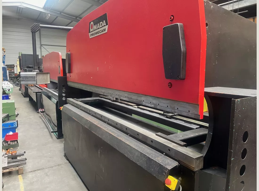 Press Brake AMADA PROMECAM ITS 3000 x 125T 1