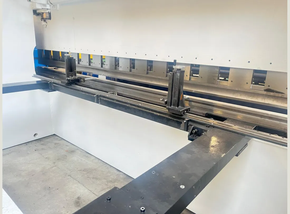 Press Brake LVD 4000 x 200T 8