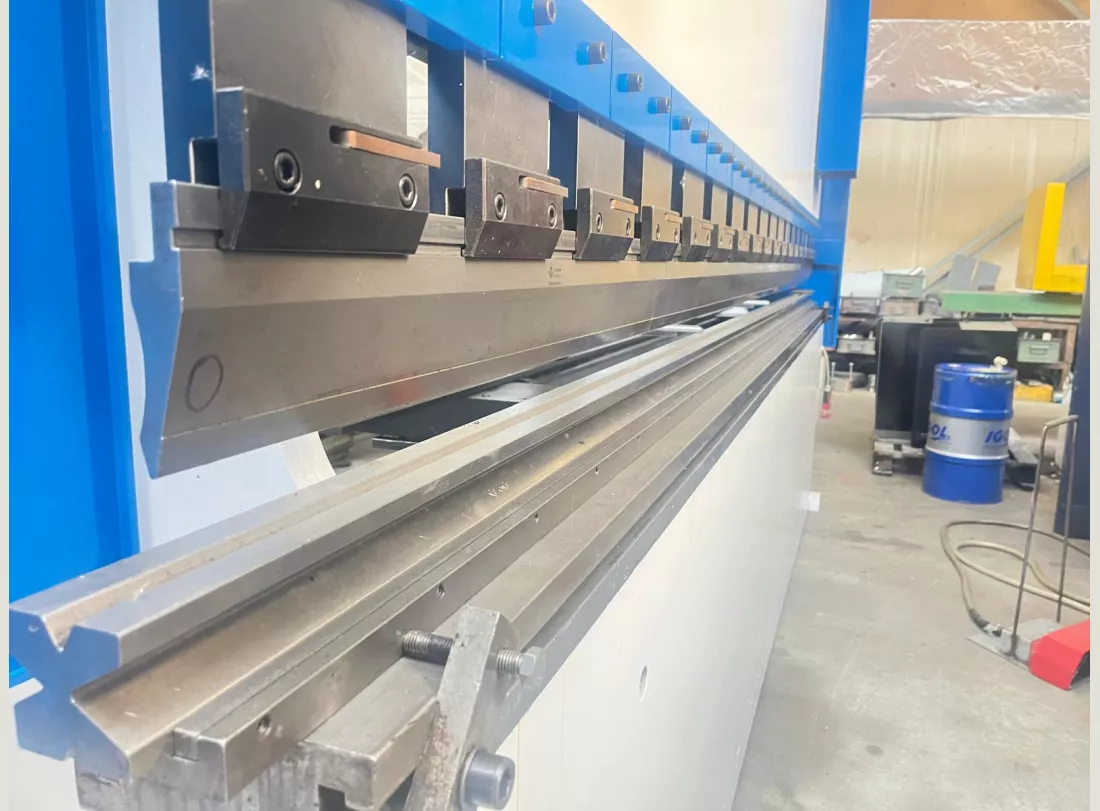 Press Brake LVD 4000 x 200T 7