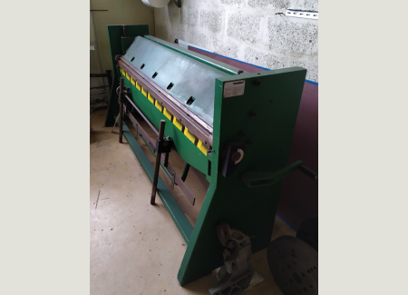 Manual folding machine BOMBLED