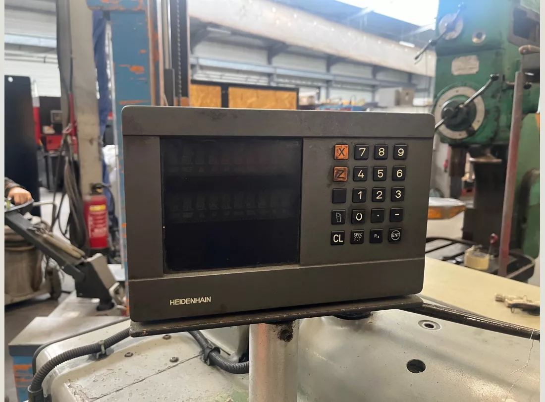 Lathe CAZENEUVE HB 575 x 1500 -BROKEN 3