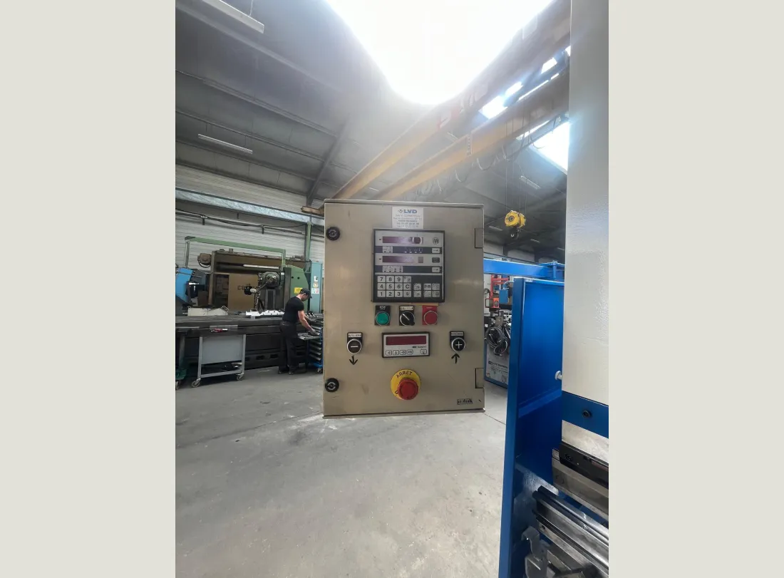 Press Brake LVD 4000 x 200T 5