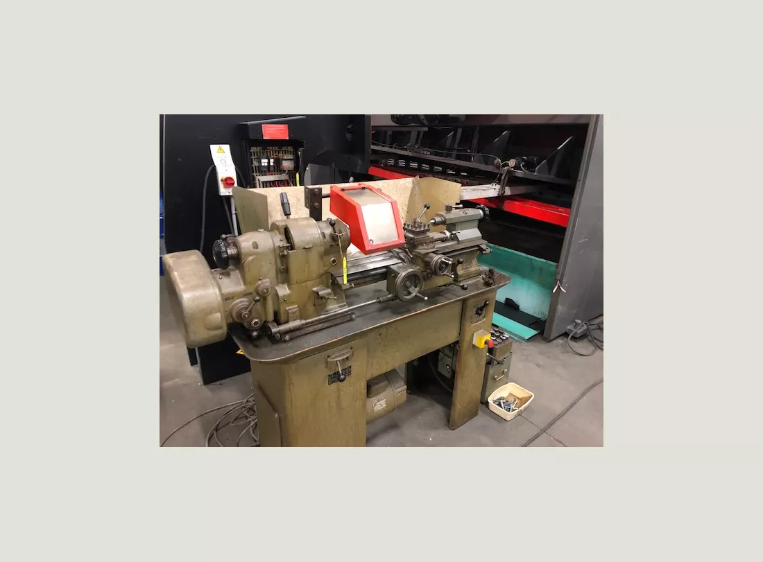 LATHE  SCHAUBLIN 1
