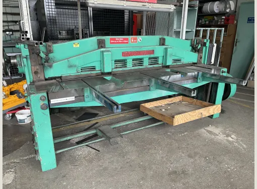 Shear BOMBLED 2000 x 4