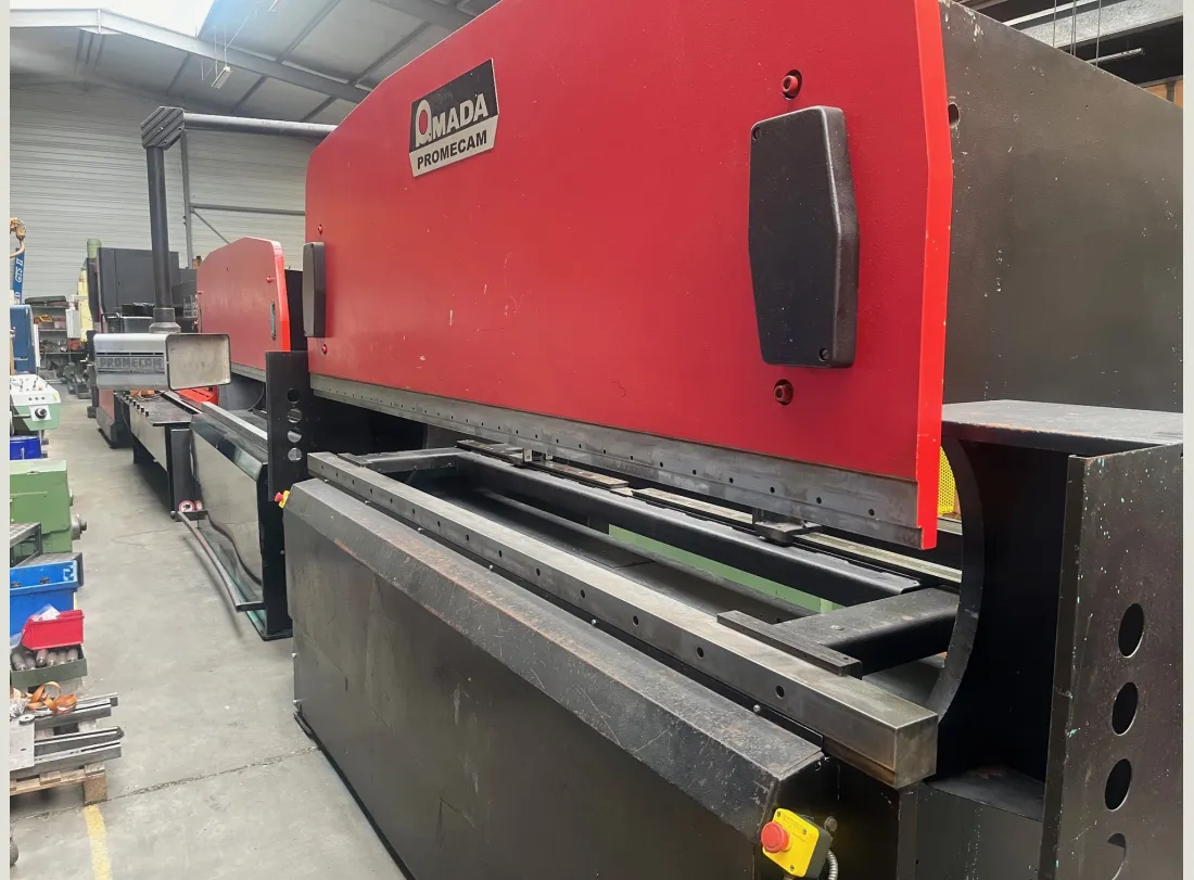 Press Brake AMADA PROMECAM ITS 3000 x 125T 2