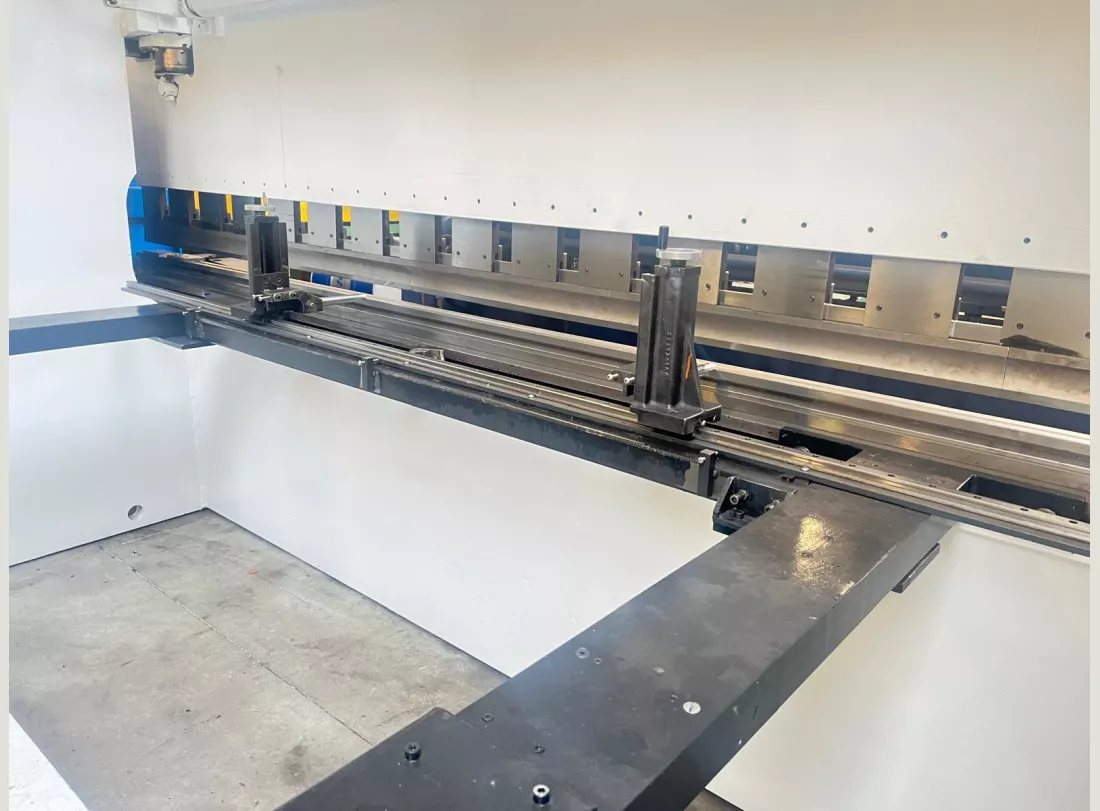Press Brake LVD 4000 x 200T 8