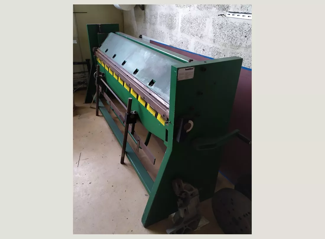 Manual folding machine BOMBLED 1