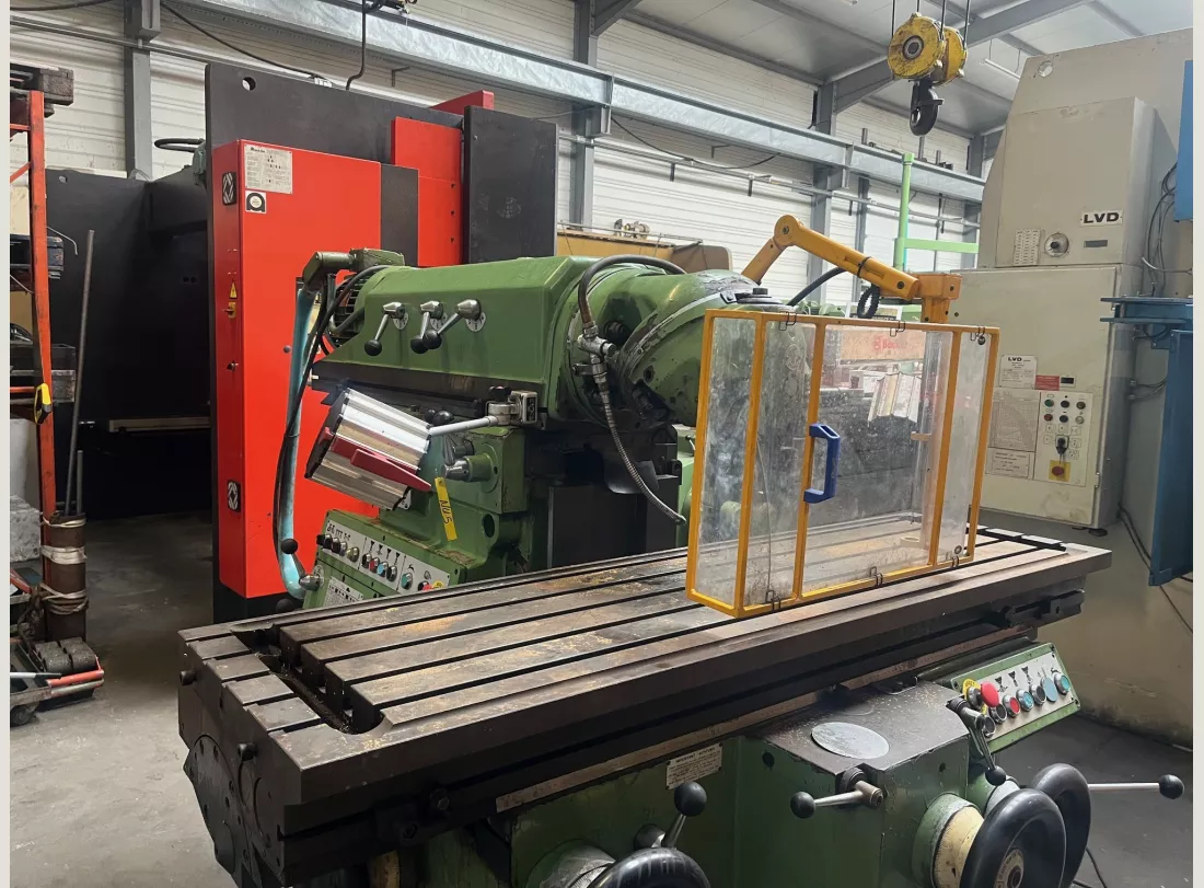 Milling Machine  HURON NU5 4