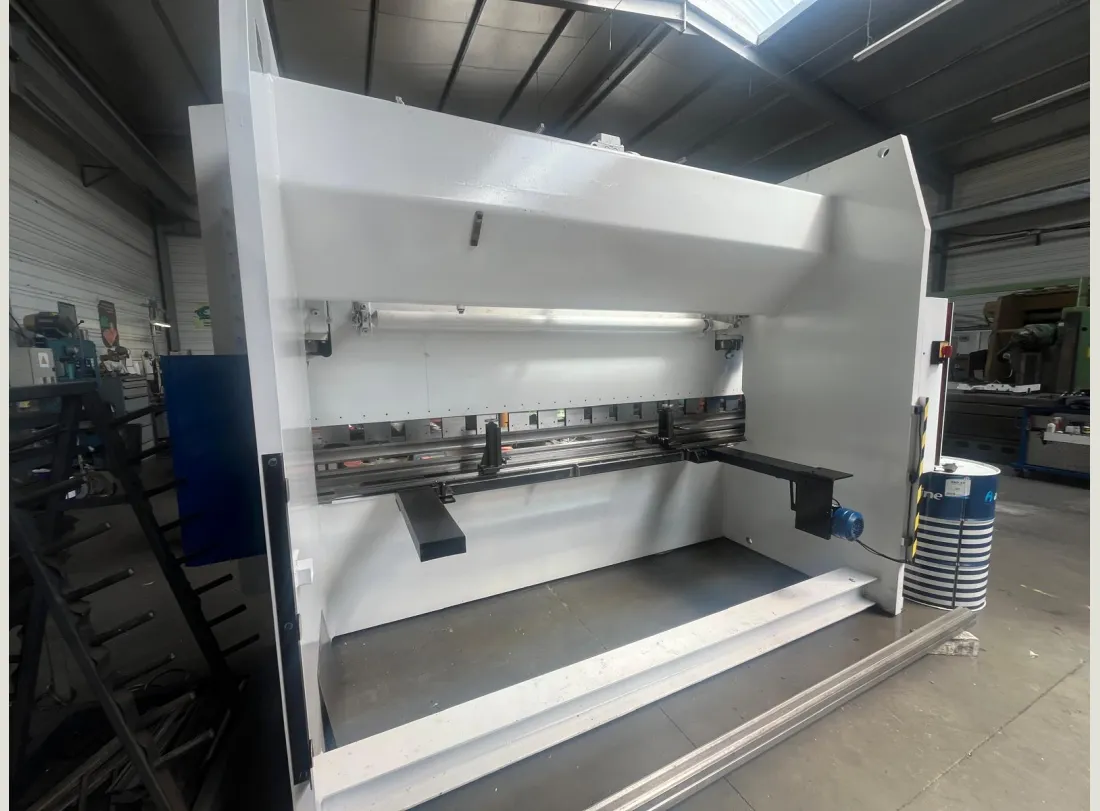 Press Brake LVD 4000 x 200T 3
