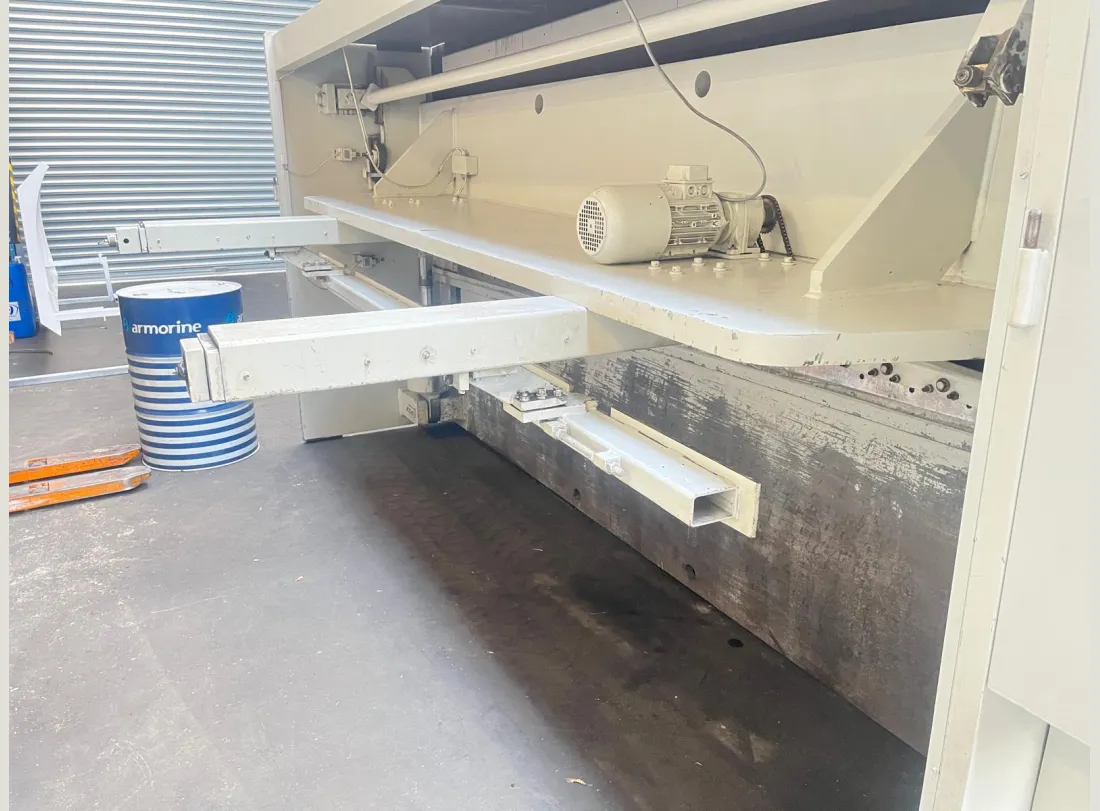 Shears LVD 3000 x 10 5