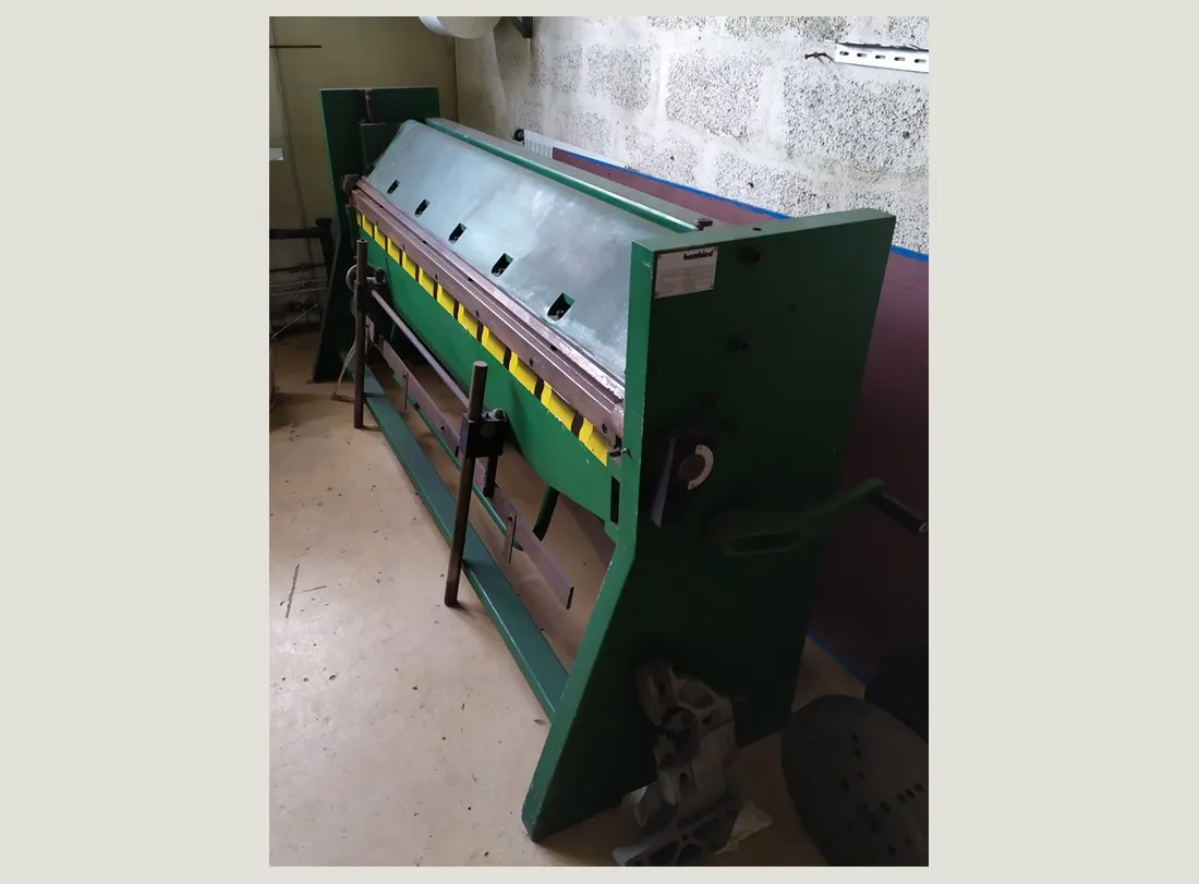 Manual folding machine BOMBLED 1