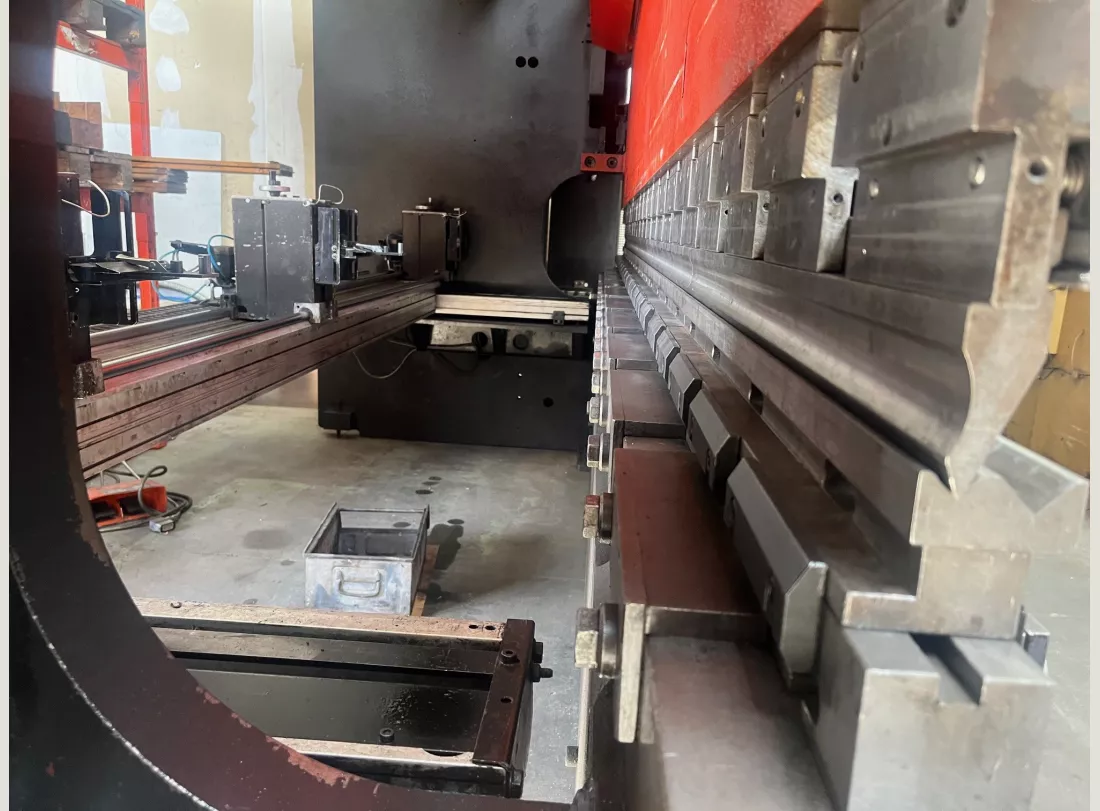 Press Brake AMADA HFB 4000 x 220T 4
