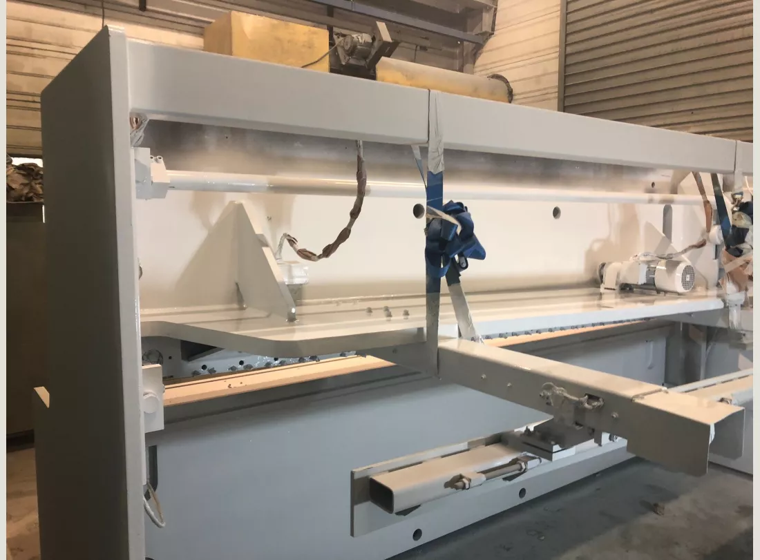 Refurbished shears – Complete reconditioning process 13