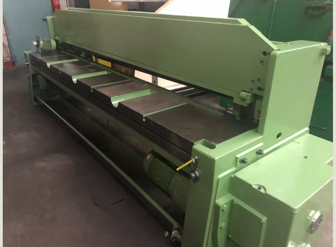 Shears BOMBLED 209KH 1