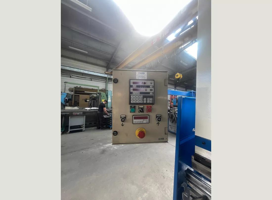 Press Brake LVD 4000 x 200T 5