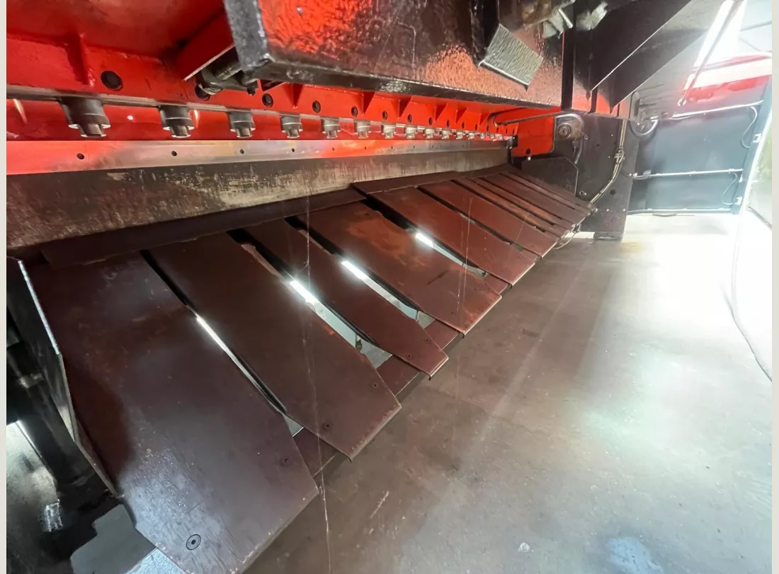 Shears AMADA PROMECAM GP1230 5