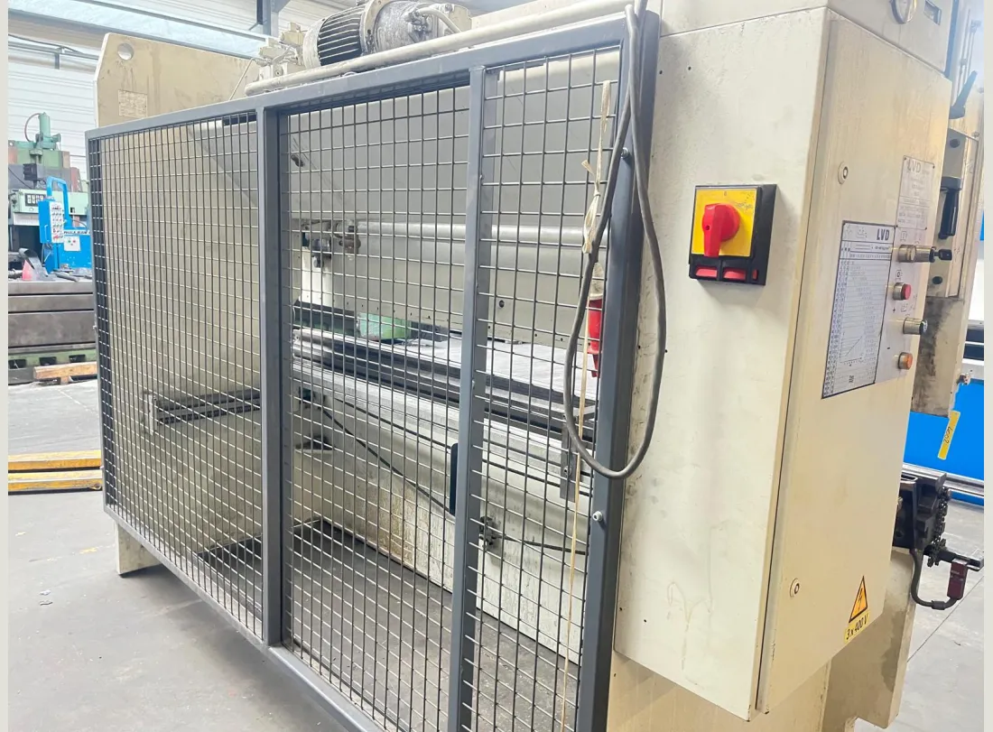 Press Brakes  LVD 3000 x 135T 3