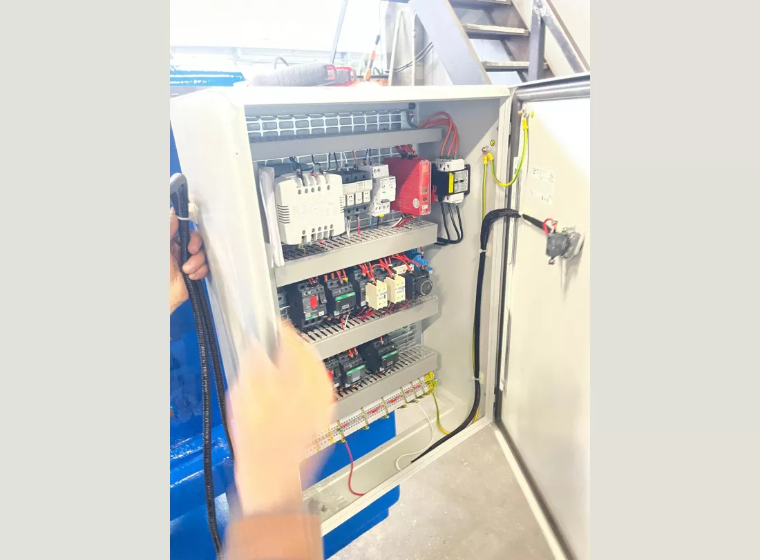 Renovation of CAZENEUVE Tower HB725 x 3000 22