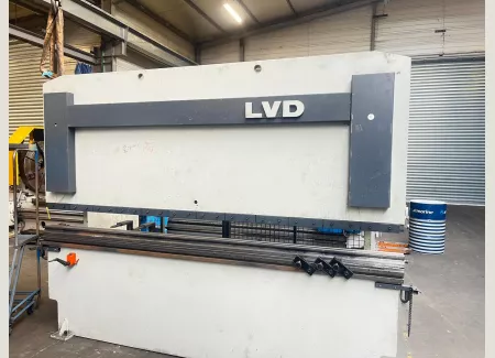 Press Brakes  LVD 3000 x 135T