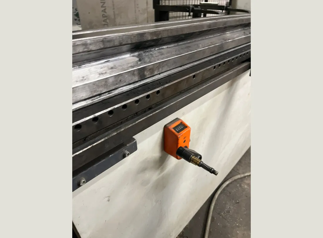 Press Brakes  LVD 3000 x 135T 6